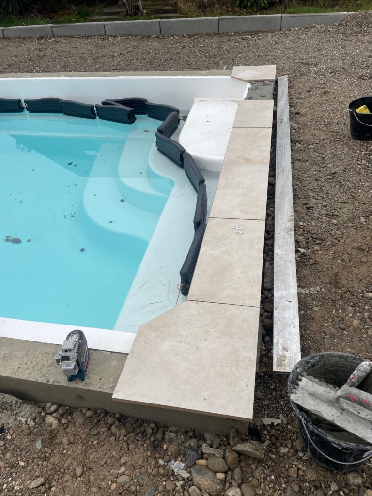 AN Rénovation - pose de bordure piscine